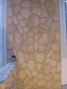 Laying of recontructed stonePosa di pietra ricostruita