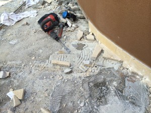 Removal of the old pavementRimozione della pavimentazione